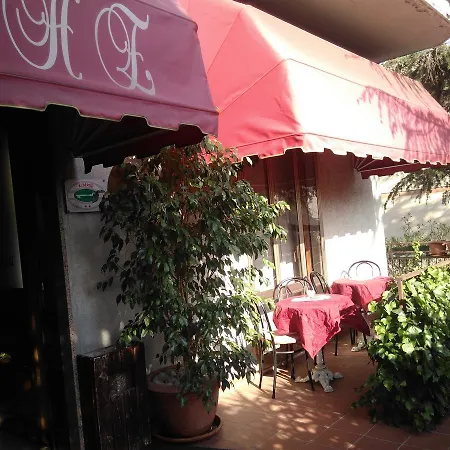 Hotel Elena 2*